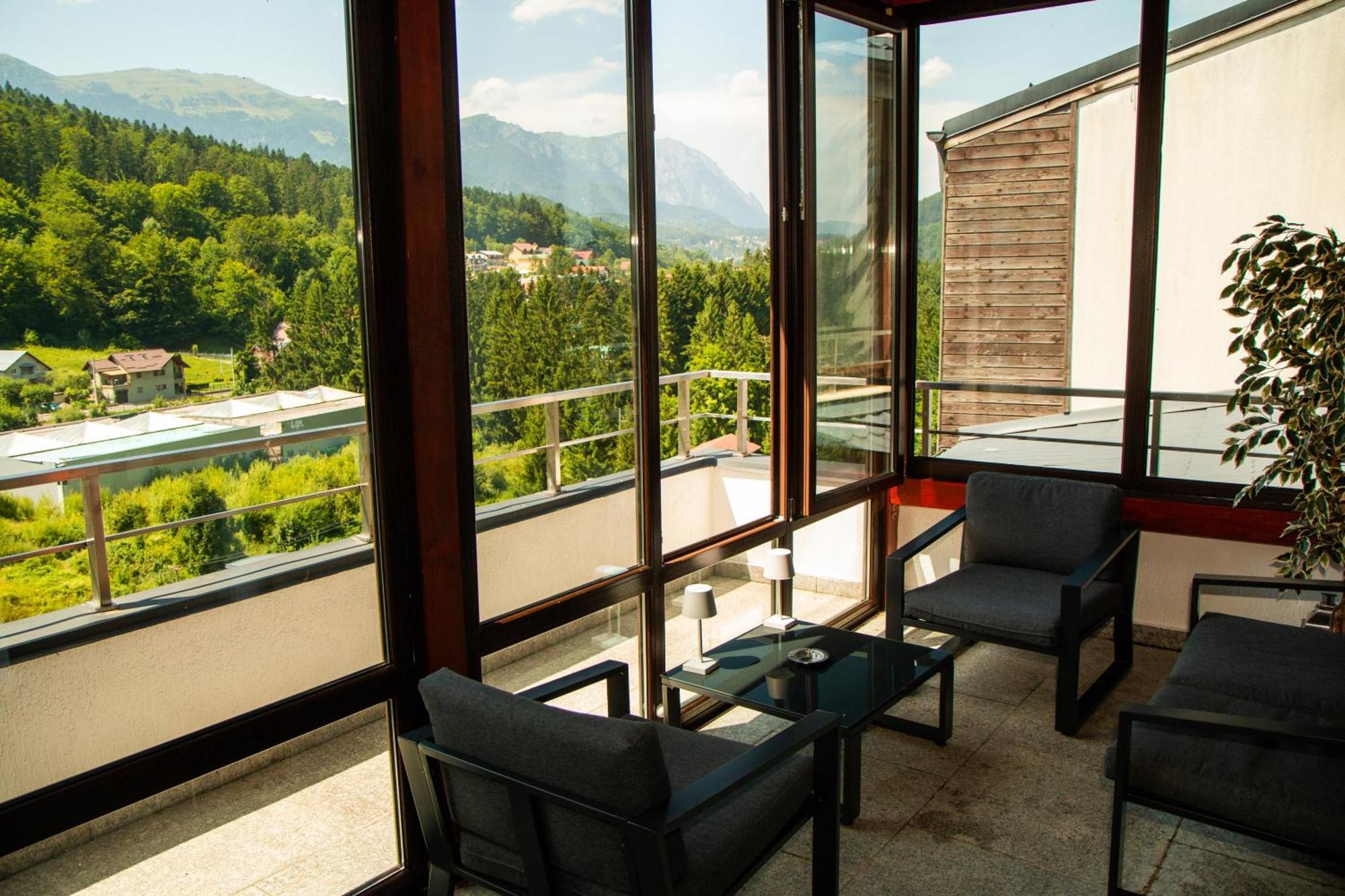 Best View Ap With Parking And 2 Bathrooms Sinaia Kültér fotó